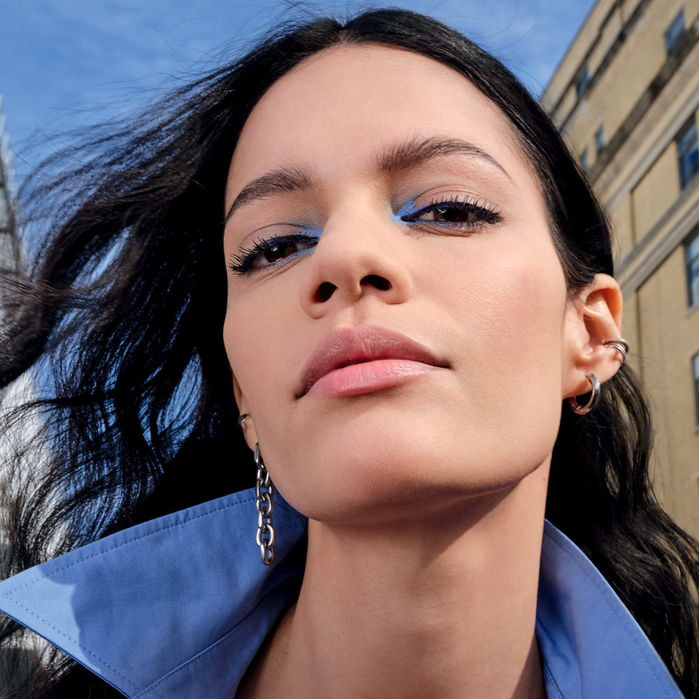 Maybelline Super Stay: retirar con agua micelar para una limpieza suave.