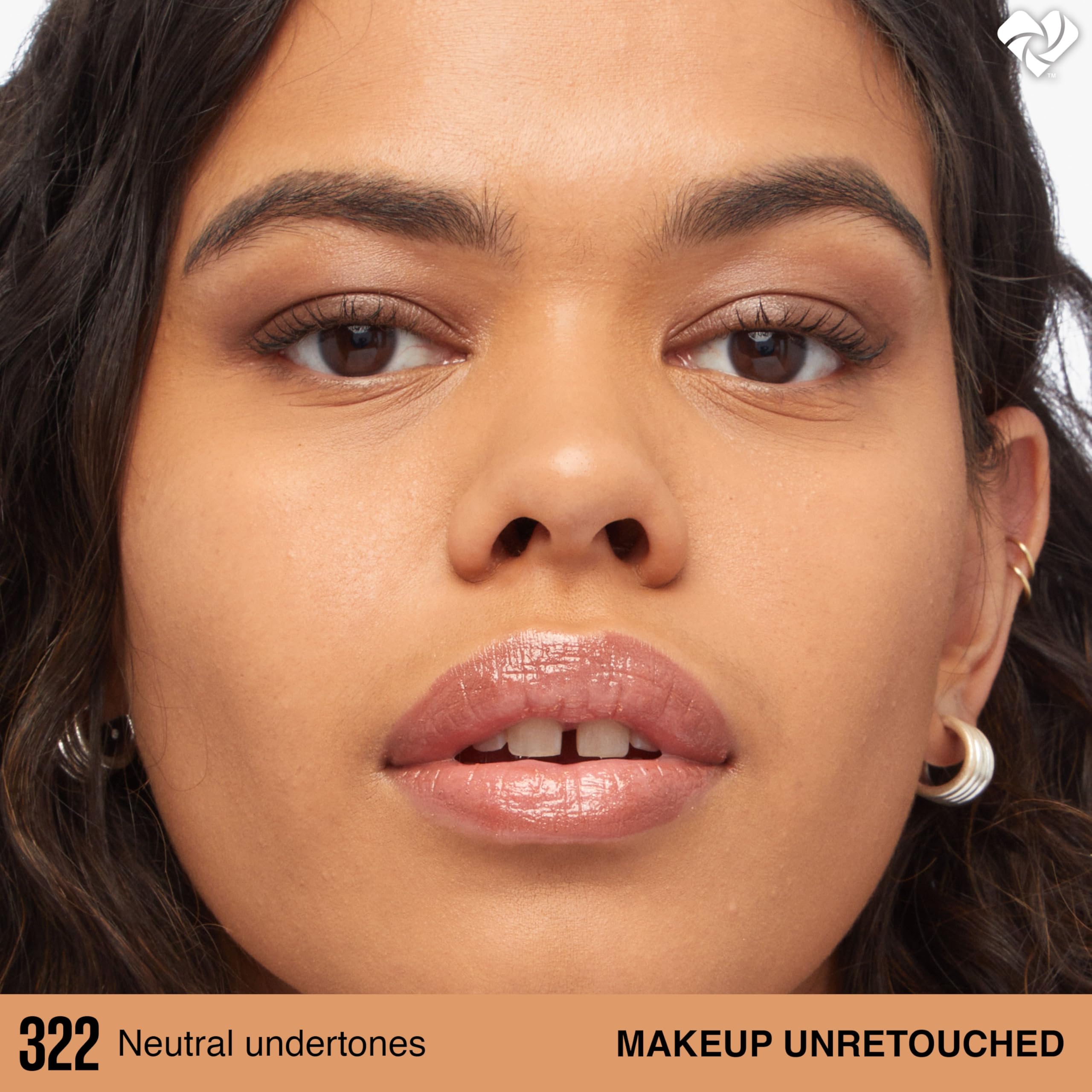 Textura ligera de Maybelline Lumi-Matte al tacto suave