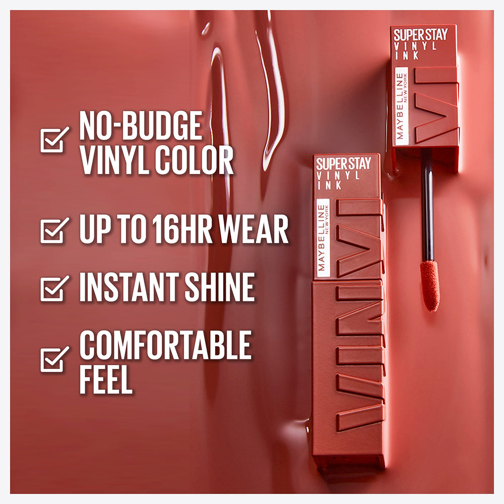 Labios en tono nude con Maybelline Vinyl Ink para un look suave y duradero.