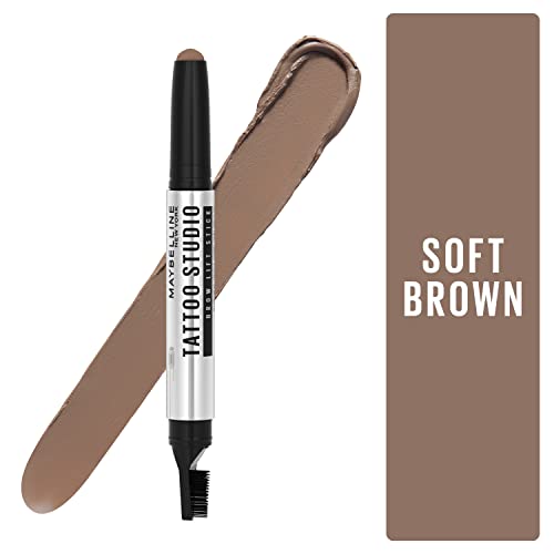 Maybelline TattooStudio Brow Lift Stick, tono castaño suave ideal para cejas naturales.