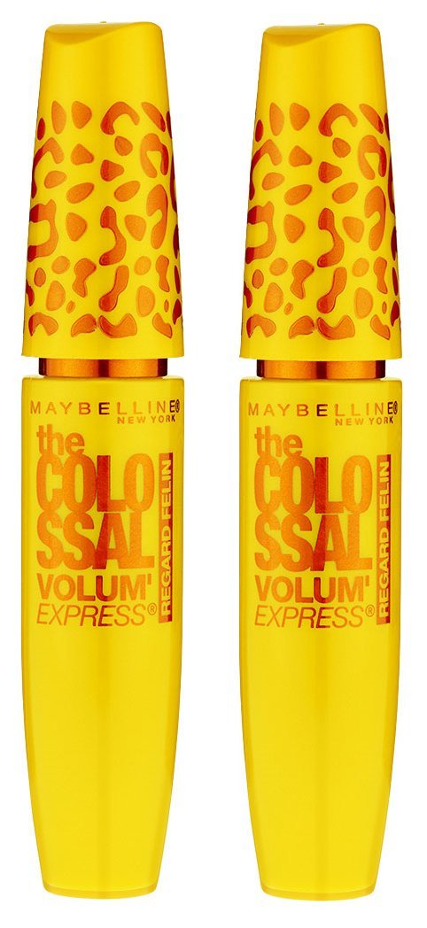 Maybelline Volum' Express Colossal Cat Eyes ofrece volumen inmediato sin grumos.