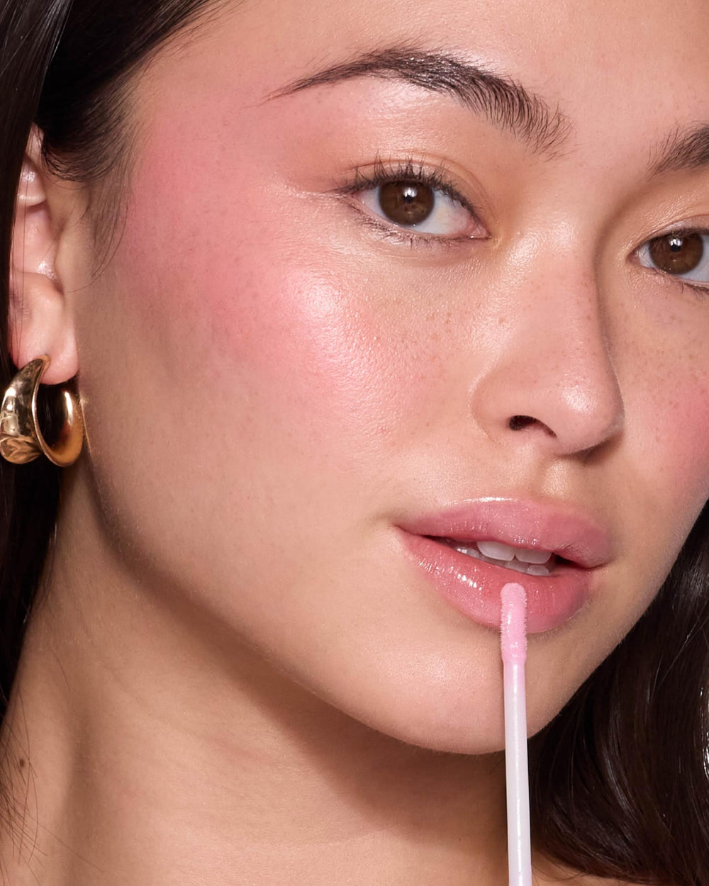 MCoBeauty Lip Lights Shine Gloss brillo de vidrio para un look pulido