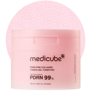 El empaque rosa de Medicube con almohadillas tonificantes facilita la rutina facial diaria.