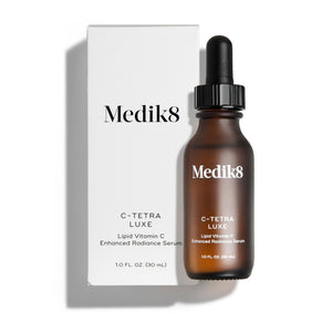 Medik8 C-Tetra Luxe, botella del suero, hidratación equilibrante para la piel.