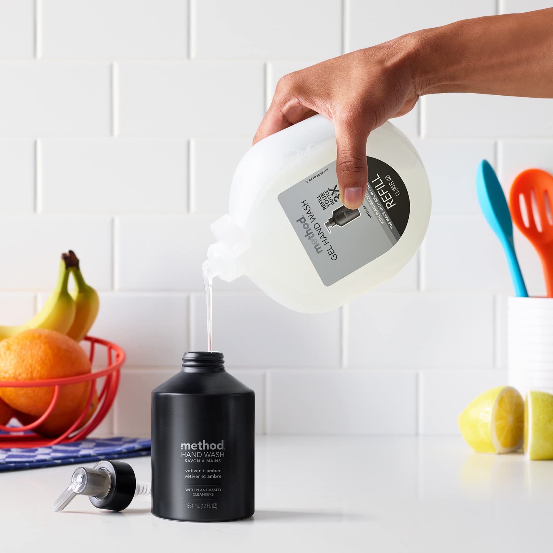 Method Jabon Manos Gel Vetiver Ámbar: textura cremosa y aroma suave para uso diario.