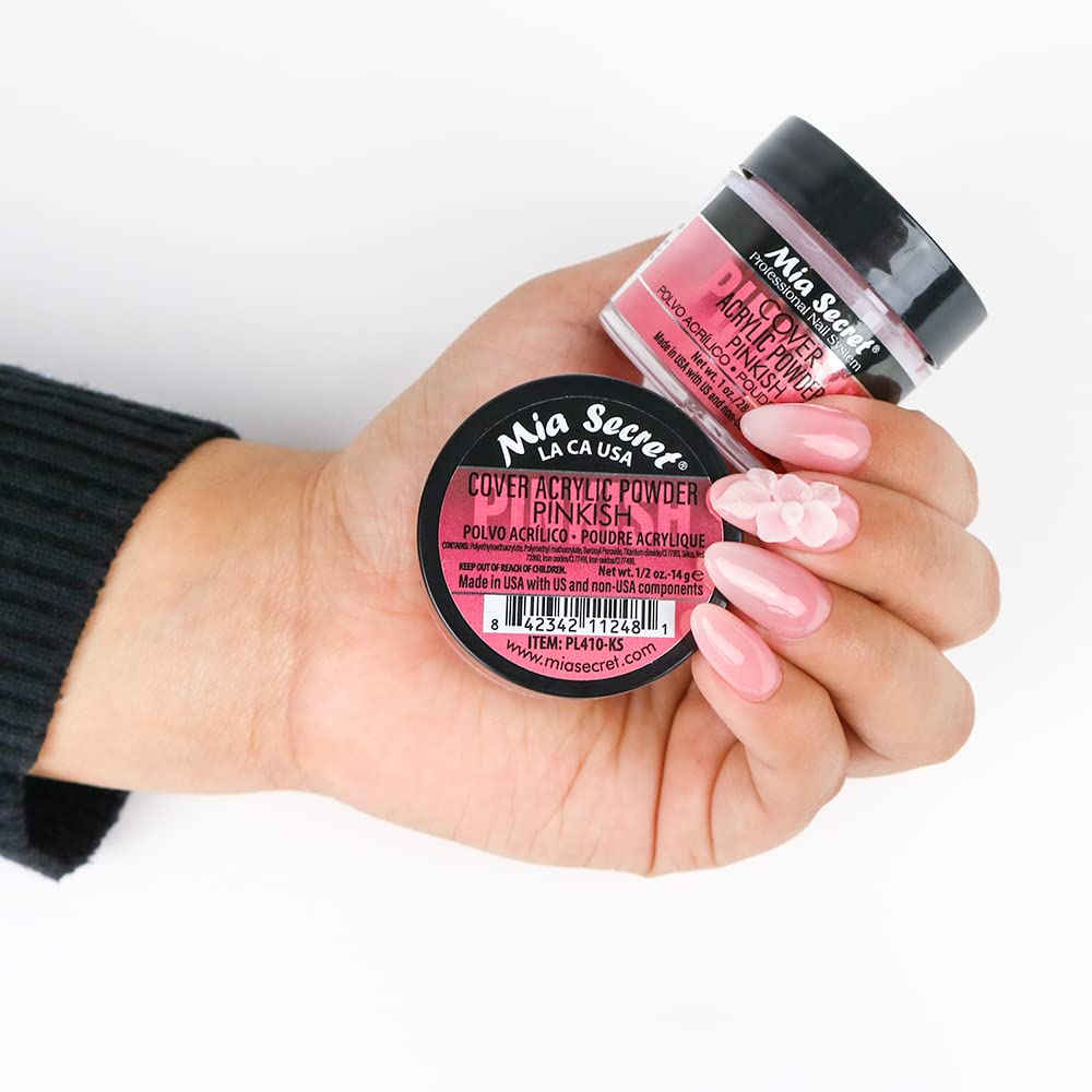 Mia Secret uñas naturales con aplicación de polvo acrílico rosado.