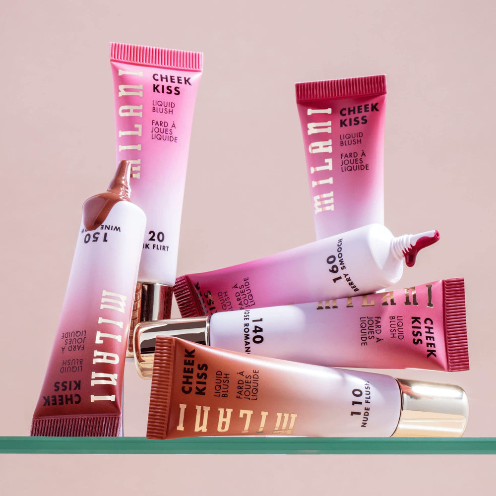 Empaque compacto Milani Cheek Kiss rubor rosa transportable.