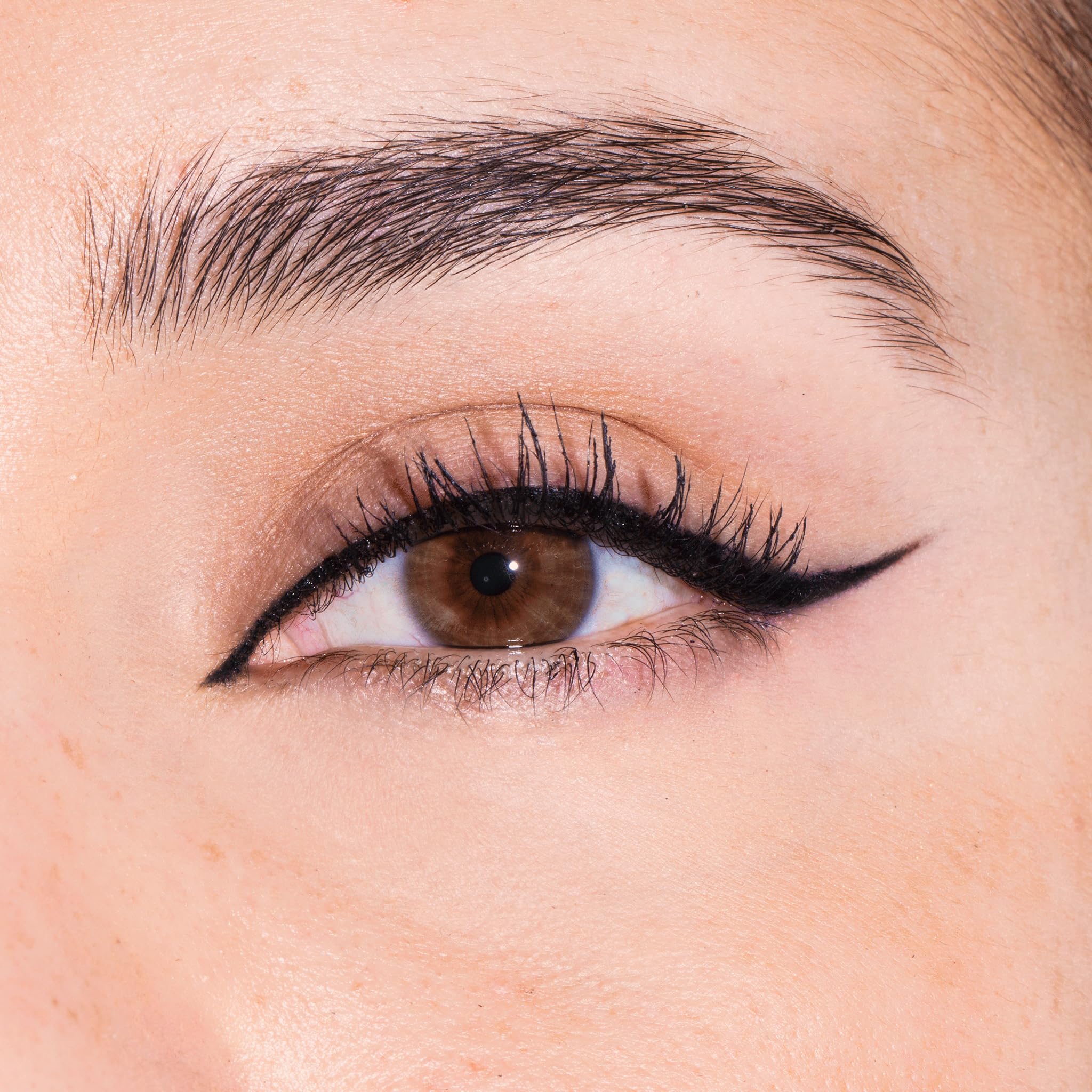 Milani Stay Put Infinite Eyeliner es vegano y certificado por PETA