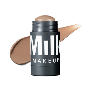 Milk Makeup Sculpt Stick contorno crema tono frío para sombras naturales.