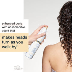 milk-shake Curl Passion rizos más definidos y manejables sin pesarlos.