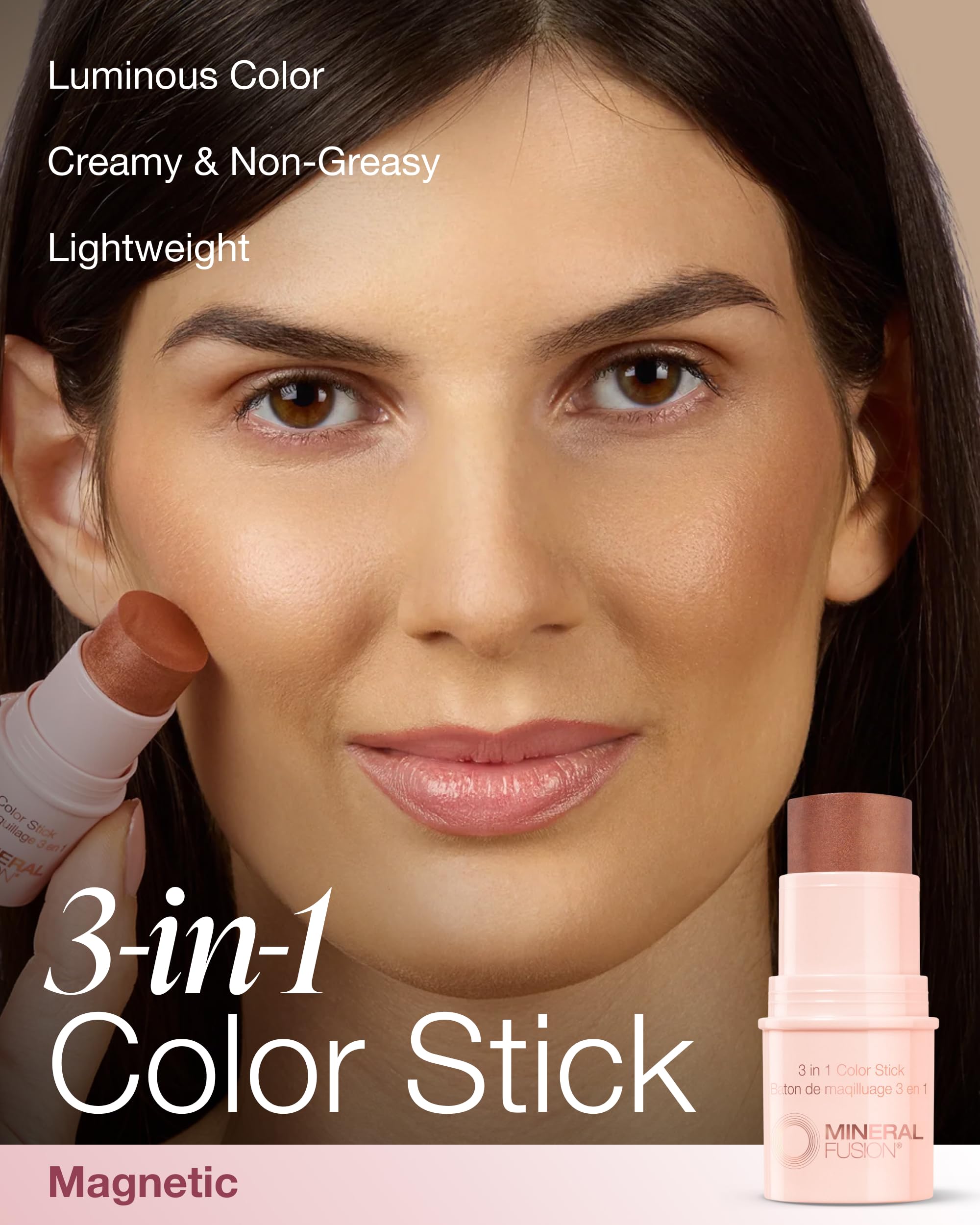 Color Stick Mineral Fusion ilumina mejillas, labios y ojos con tono natural.