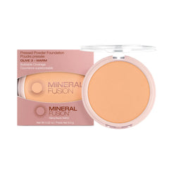 Polvo compacto Mineral Fusion Olive3 para un acabado natural sin brillo.