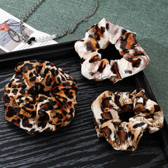 Recogidos con estampa leopardo de Mirlern para fiestas y ocasiones.