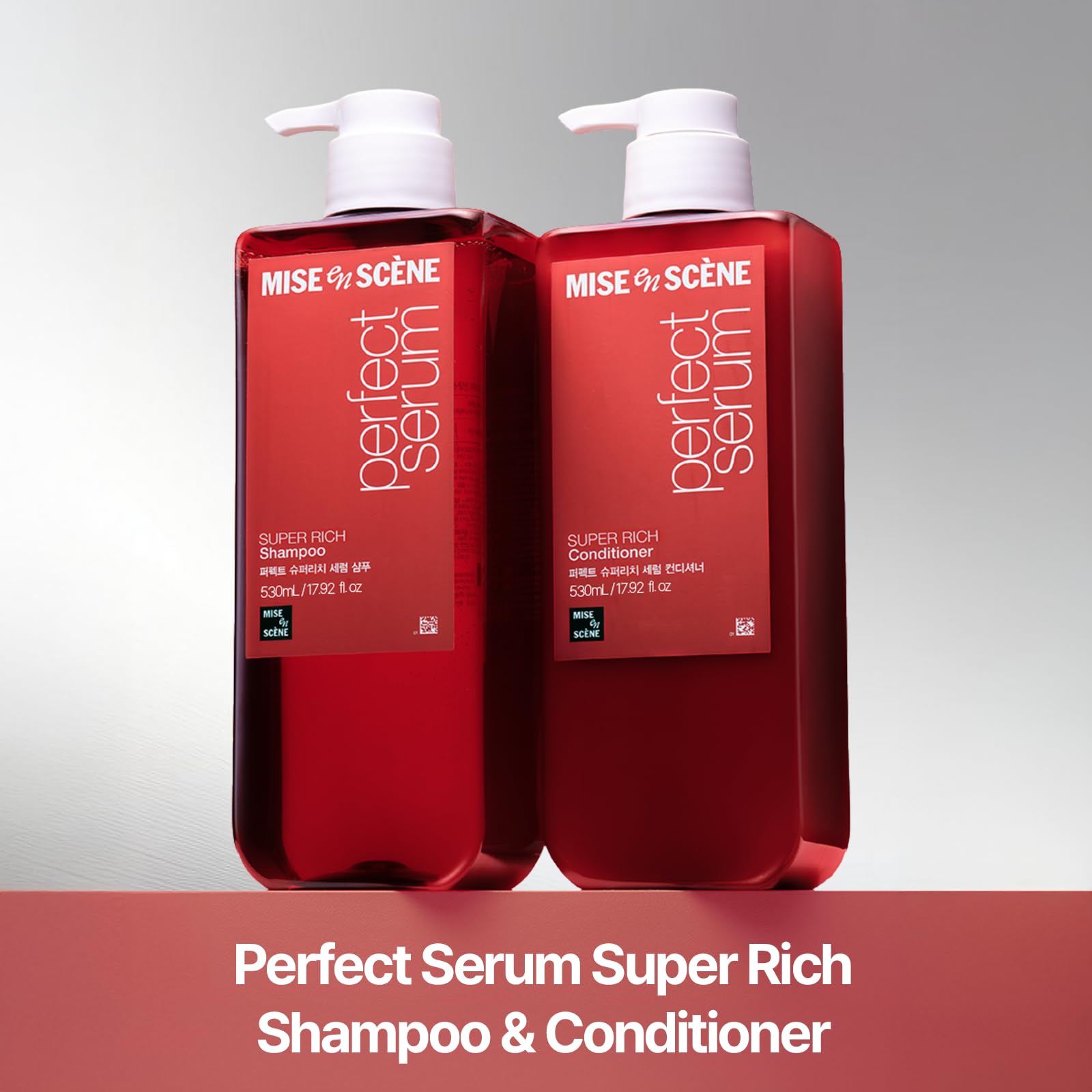 Mise En Scene Perfect Serum Super Rich Shampoo, espuma cremosa que limpia sin irritar el cuero cabelludo.