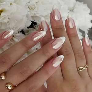 Modelones uñas postizas almendra cromadas con punta francesa para estilo elegante