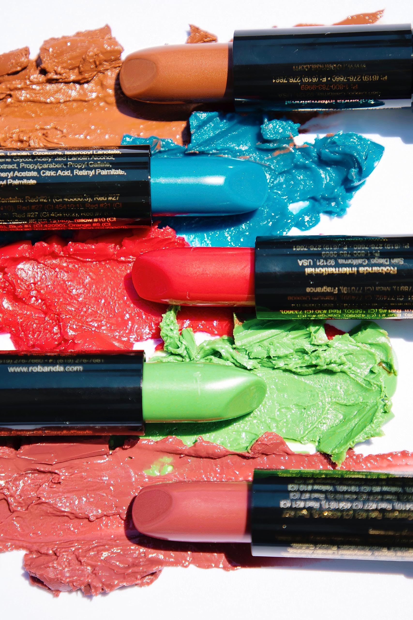 Mood Lips fórmula nutritiva con aloe y vitaminas para labios sanos.