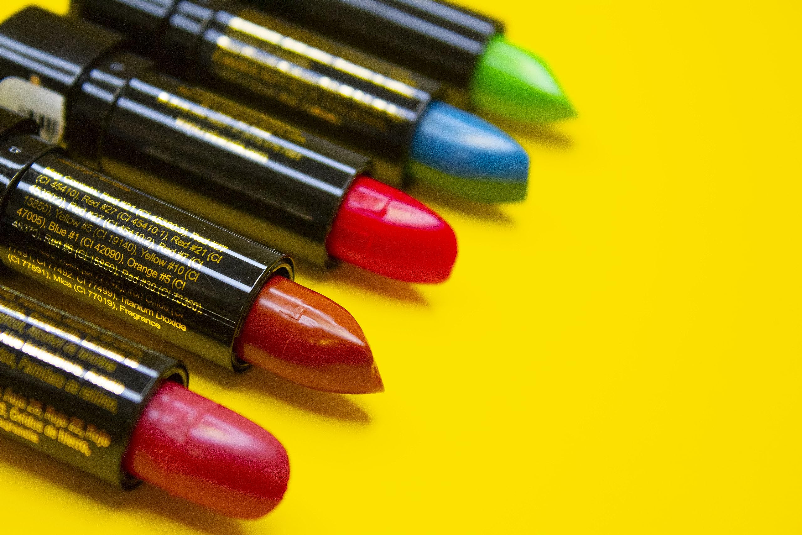 Mood Lips tinta labial 12 horas para mayor durabilidad.