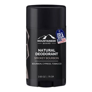 Desodorante natural Mountaineer Brand con bourbon ahumado, aplicación suave para uso diario