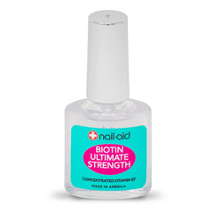 Nail-Aid Biotin Ultimate Strength aplicándose en uñas limpias y secas.