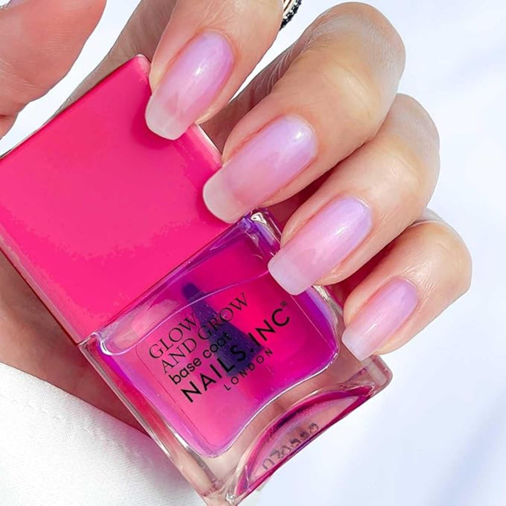 Nails INC Brocha amplia ergonómica facilita una aplicación suave