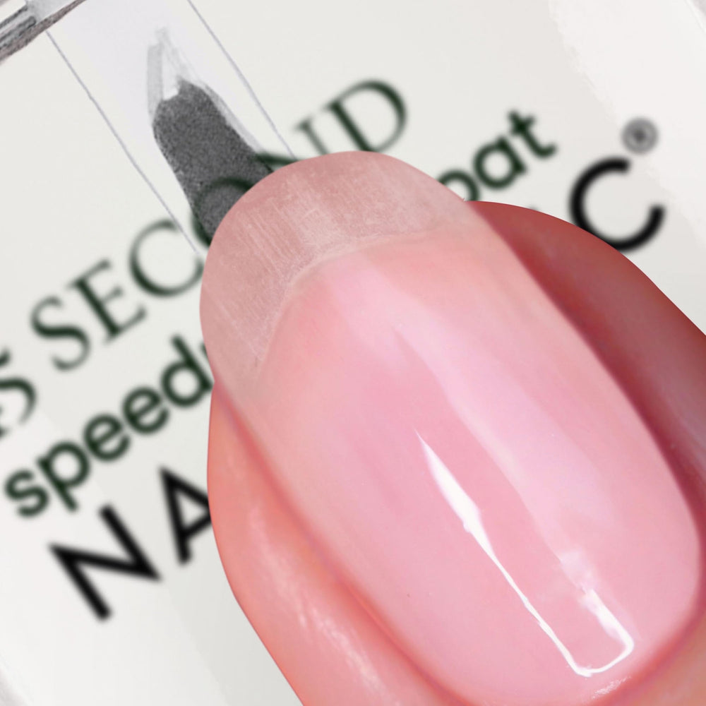 Nails INC capa superior brillo espejo, brocha amplia para aplicación uniforme.