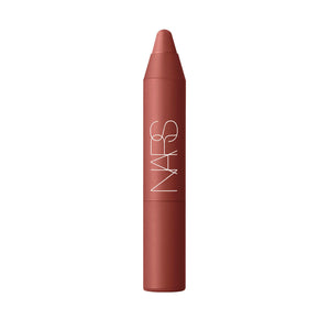 NARS Walkyrie: lápiz labial Powermatte con acabado satinado y color intenso para definición duradera