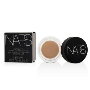 NARS Soft Matte Complete Concealer en Vanilla, envase de 6.2 g para retoques rápidos.