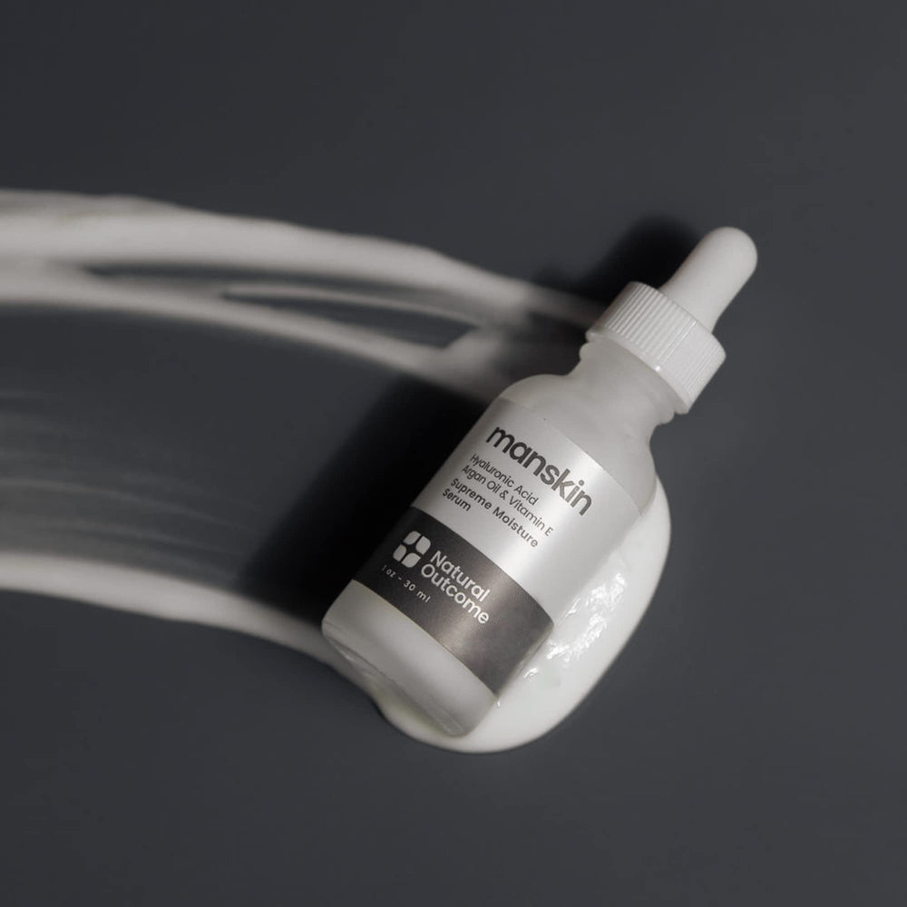 Aplicador de Natural Outcome Man Skin Supreme Serum facilita la aplicación en el rostro.