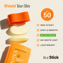 Nature Republic Aloe Fresh Powdery Sun Stick, tamaño viaje para reaplicación en cualquier lugar.