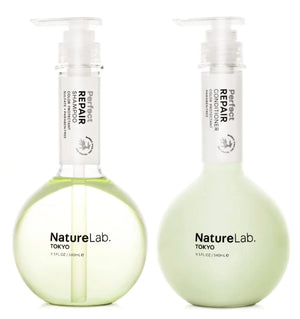NatureLab.TOKYO Perfect Repair Champú, botella visible, limpieza suave y reparación del cabello dañado.
