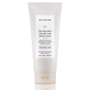 Naturium botella crema corporal glicólica, exfoliación suave para piel más suave.