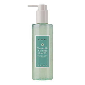 Naturium Niacinamida Gel limpiador en botella, piel suave y equilibrada.
