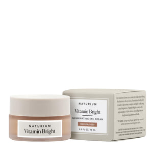Naturium Vitamin Bright crema de ojos en tubo, hidrata y ilumina el contorno.