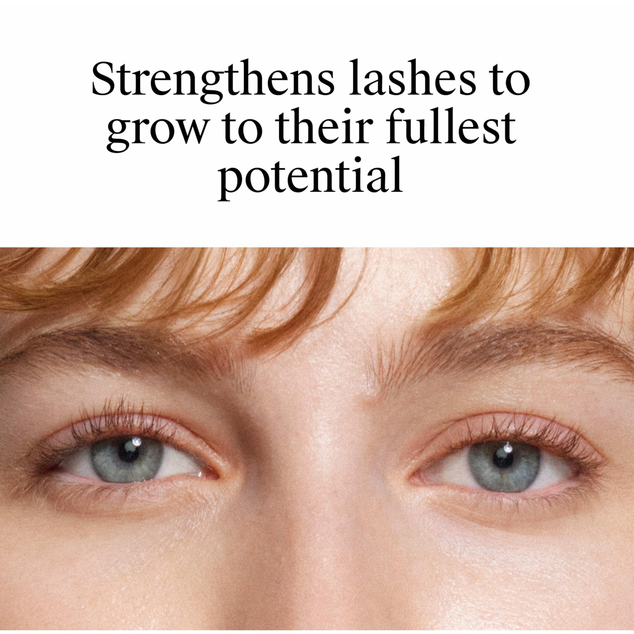 Neutrogena Longitudes Saludables Mascara muestra cilios alargados y definidos.