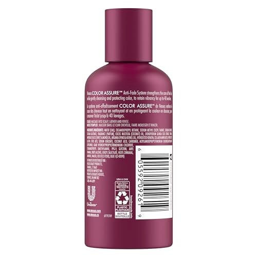 Nexxus Color Assure realza el brillo del color en cada lavado.