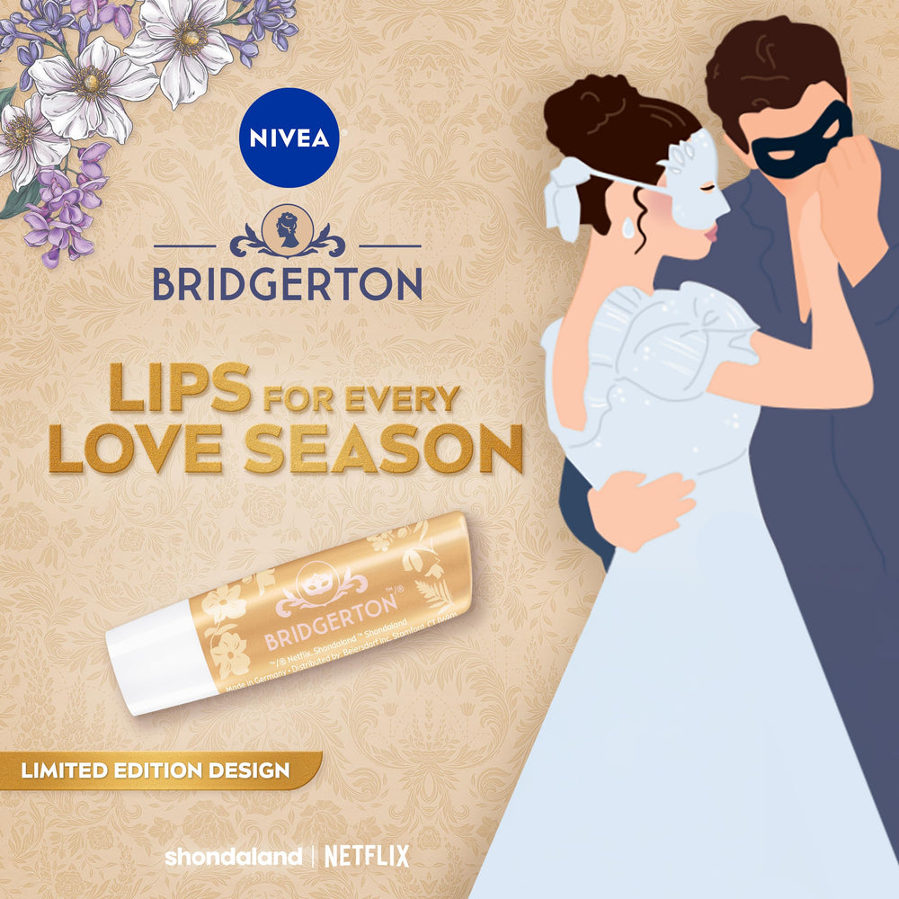Aplicación suave de bálsamo labial NIVEA vainilla galleta para labios secos