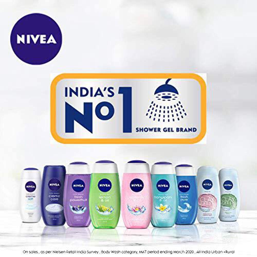 Botella de 250 ml en imagen promocional de NIVEA Fruta Potente y Fresca.