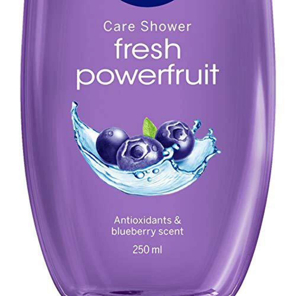 Textura cremosa de NIVEA Fruta Potente y Fresca genera espuma suave.