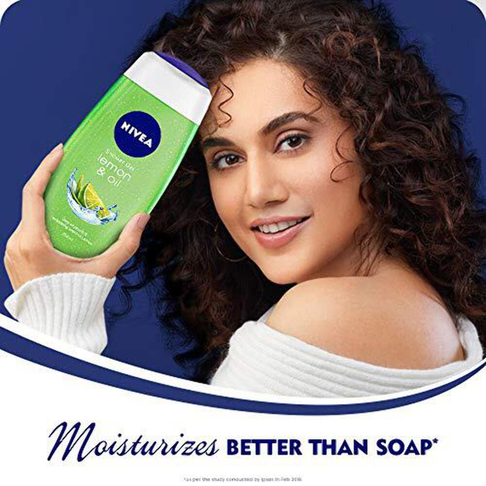 NIVEA producto en baño, estante organizado y de fácil acceso