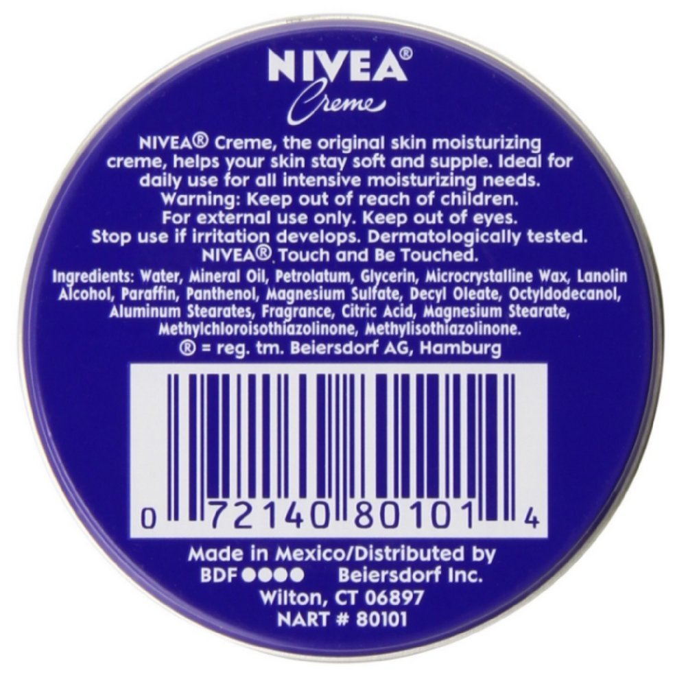 NIVEA Skin Creme aplicada en manos, nutrición suave para piel seca.