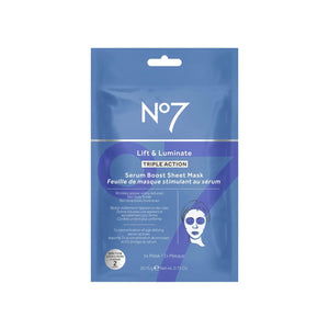 No7 Lift y Luminate mascarilla rostro en uso para hidratación y firmeza.