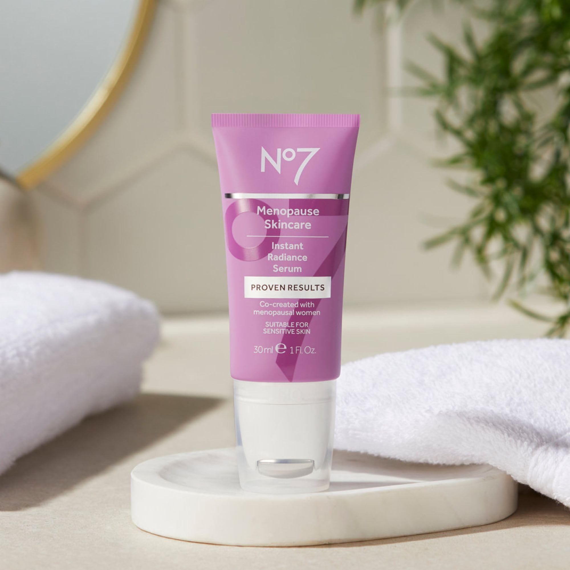 No7 rutina diaria de cuidado facial para piel menopáusica.