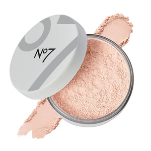 No7 polvo suelto con acabado mate para un look sin brillos.