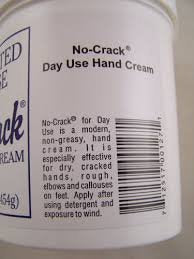 No Crack crema de manos en aplicación: cuidado suave para manos secas.