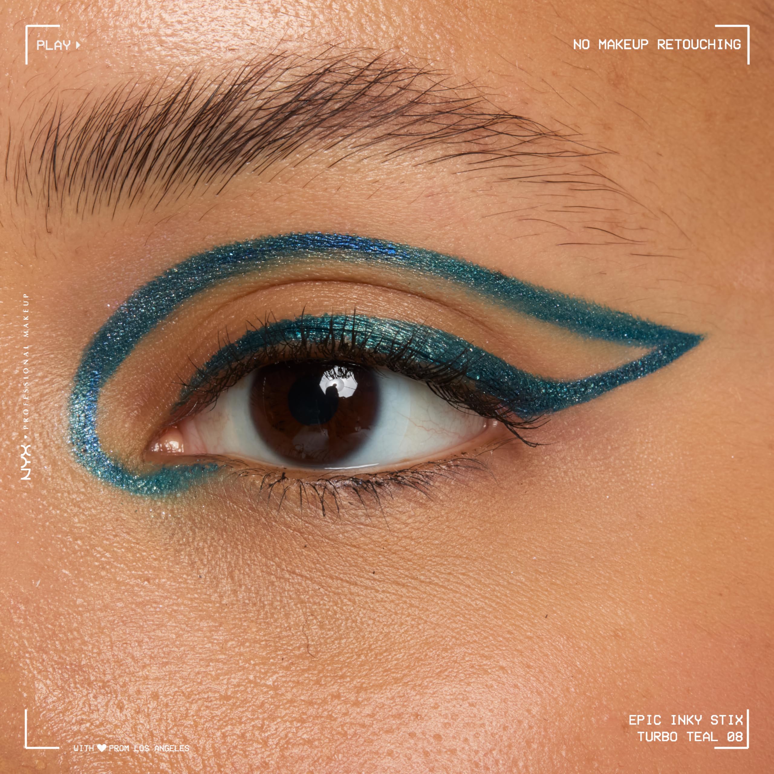 Epic Inky Stix de NYX con apice afilado para líneas definidas.