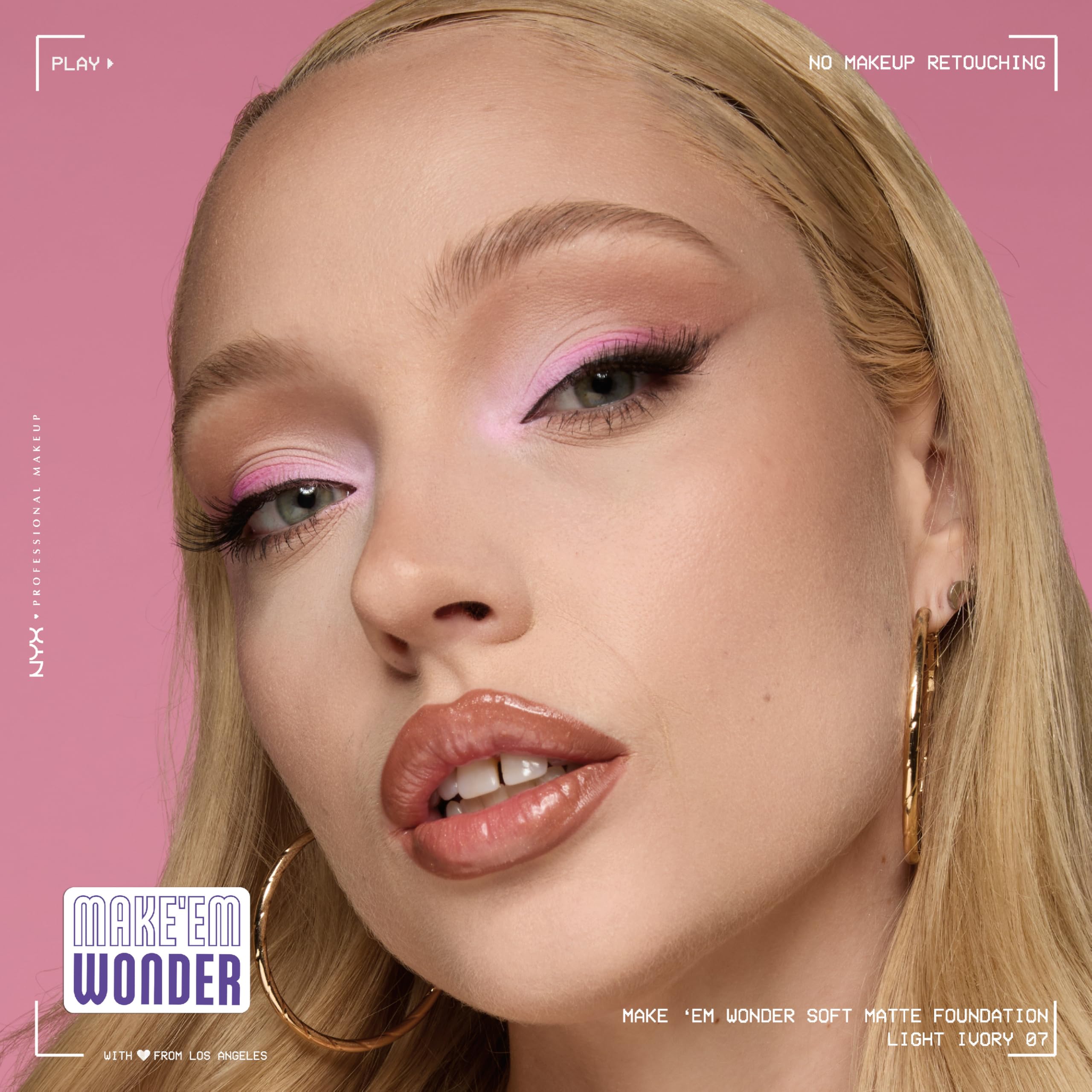 Acabado satinado de Make 'Em Wonder para piel sin peso.