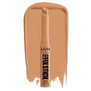 Barra correctora NYX Pro Fix en tono canela, aplicación suave para un acabado natural.