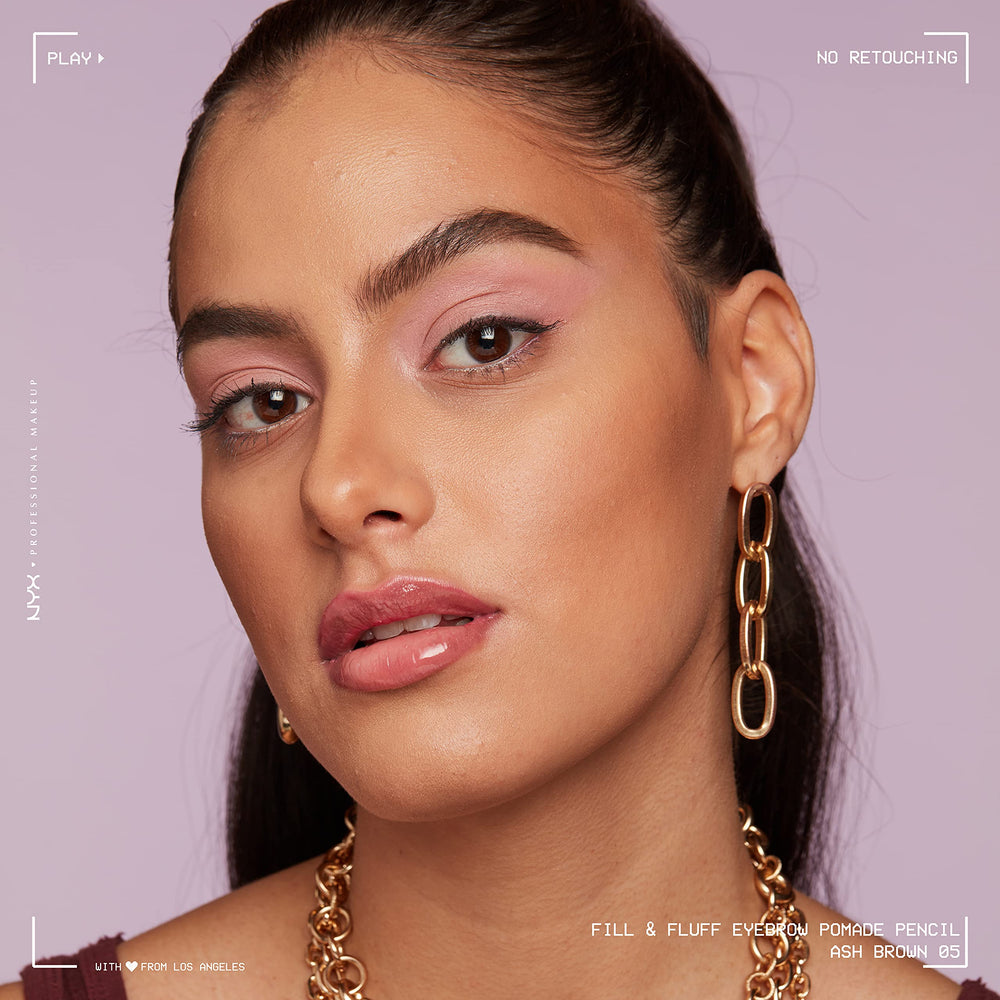 NYX Professional Makeup: definición precisa con acabado natural en cada trazo.