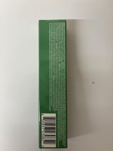 Punta precisa NYX Ghosted Green para delineados nítidos y controlados.