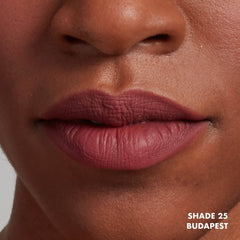 NYX Soft Matte Lip Cream Budapest, acabado mate suave para diario.